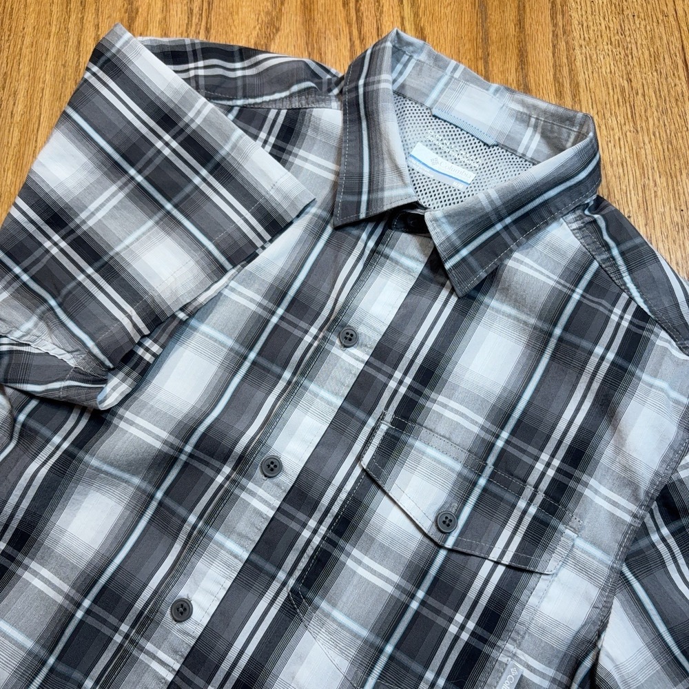 Columbia Omni Wick Shirt Mens Medium Gray Plaid Button Up Short Sleeve Vented